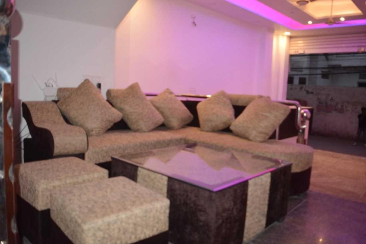 Hotel O Alpha Stay New Delhi Exterior photo